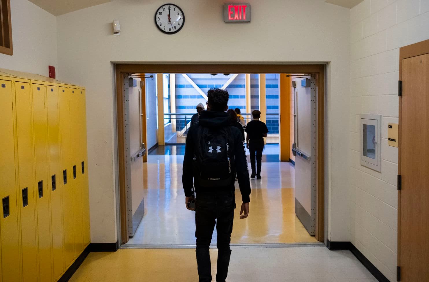 How states and crowdfunding are tackling the growing problem of student lunch debt